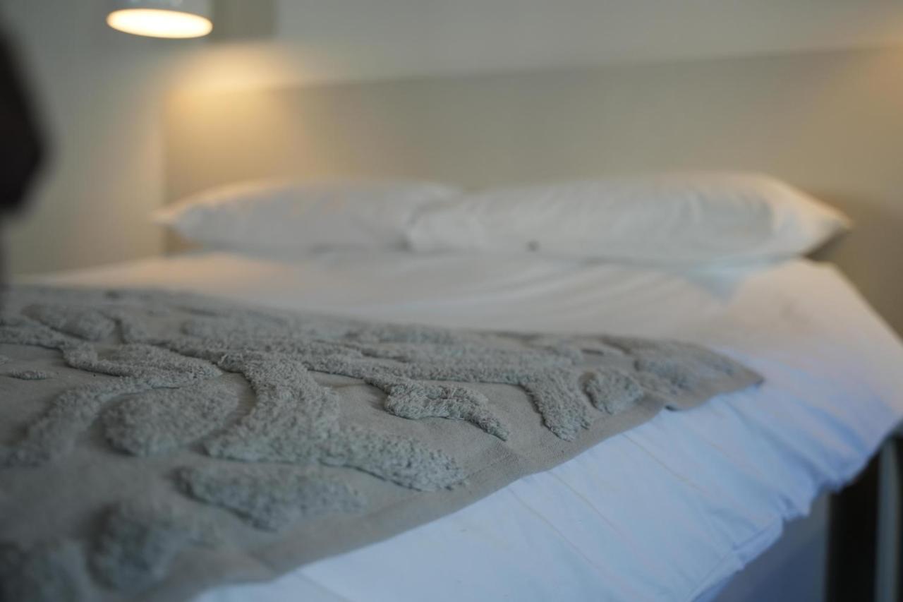 Gorgeous Comfortable Apartment On The High Street Merthyr Tydfil Extérieur photo